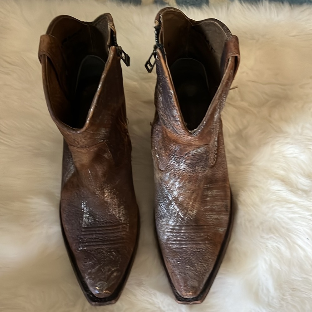 Ariat Low Snip Toe Cowboy Boots size 9B *Used Cond*